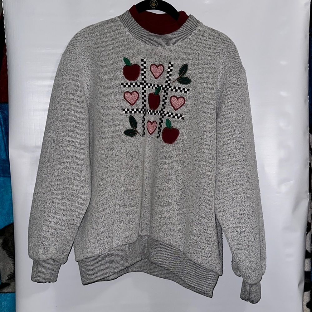 Bonworth vintage sweatshirt apples and heart in very good condition .